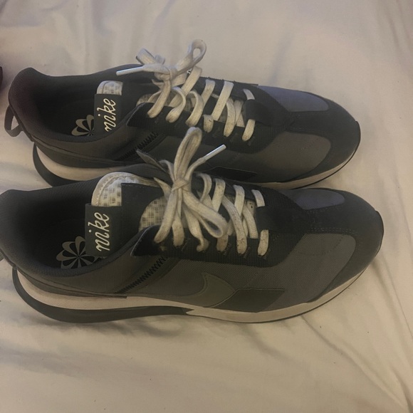 mens preday nike sneaker in 11.5 in black and grey - Picture 6 of 6